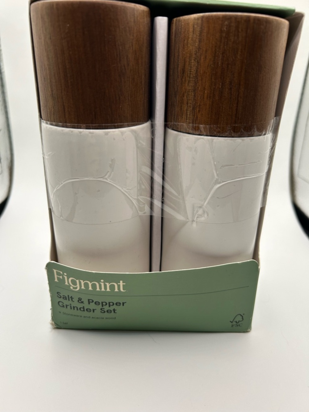 White & Wood Salt and Pepper Grinder Set